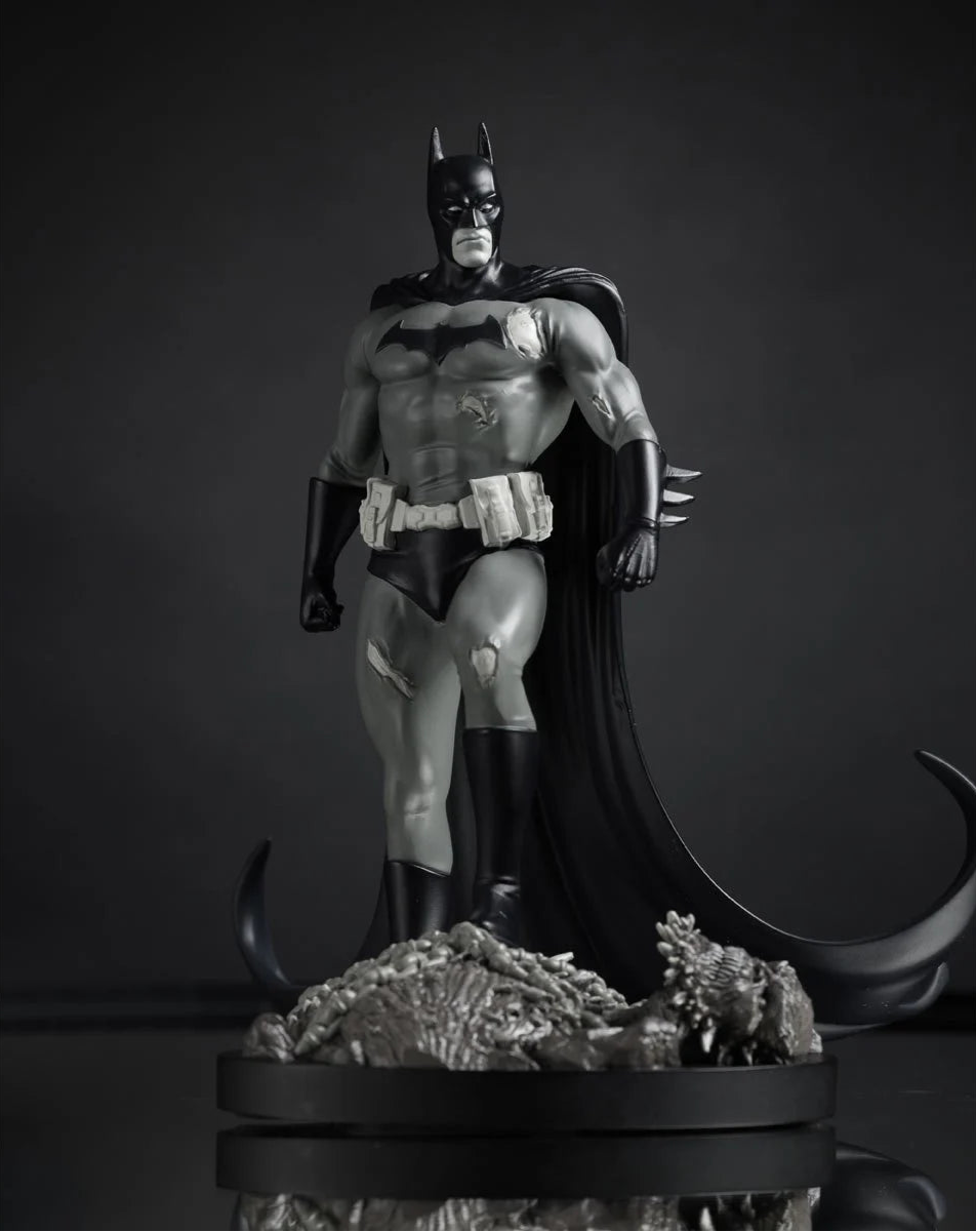 Batman by Bjorn Barends Batman Black and White 1:10 Scale Resin Statue