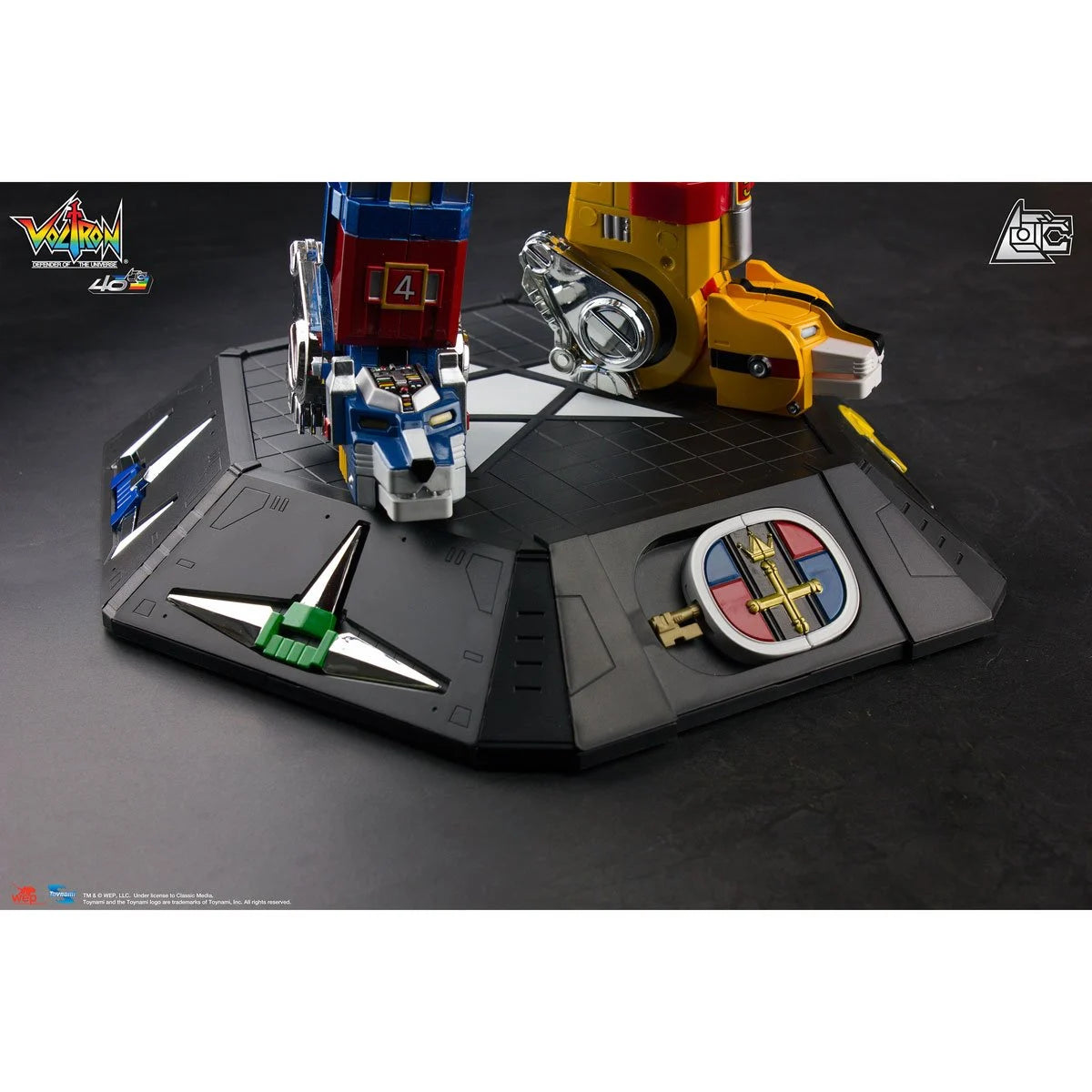Voltron 40th Anniversary Gift Set with Light-Up Sound Base