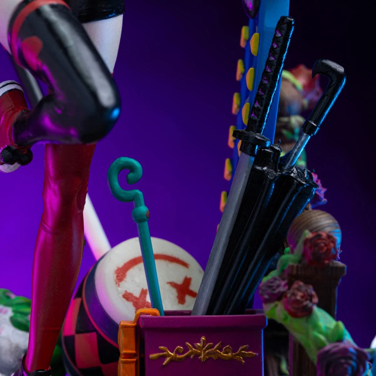 Harley Quinn Gotham City Sirens Deluxe Limited Edition 1:10 Art Scale Statue