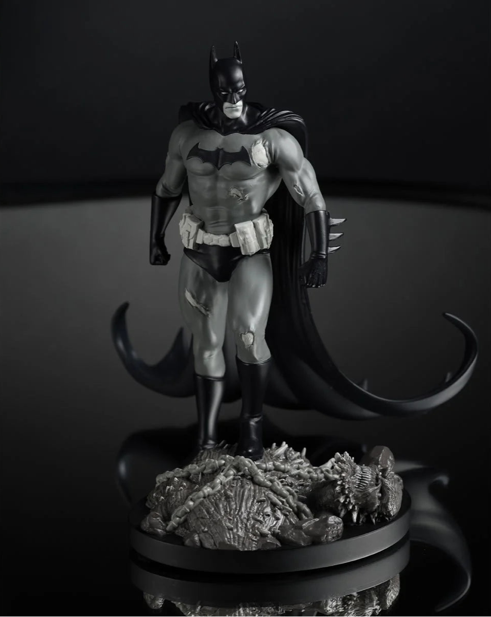 Batman by Bjorn Barends Batman Black and White 1:10 Scale Resin Statue