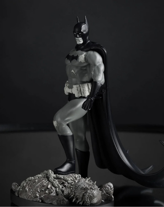 Batman by Bjorn Barends Batman Black and White 1:10 Scale Resin Statue